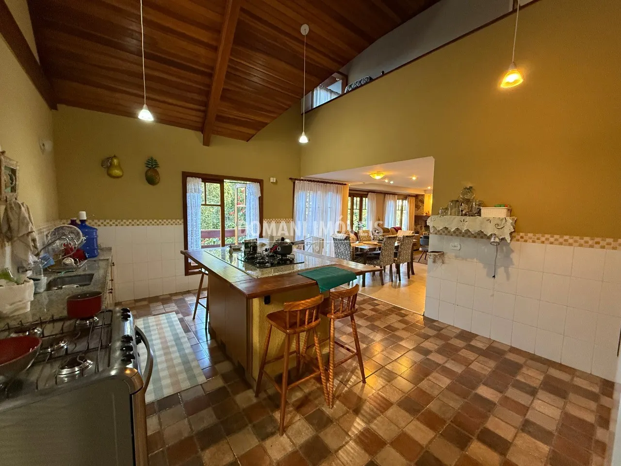 Casa à venda de 1.070 m² em Campos do Jordão, SP, Brasil