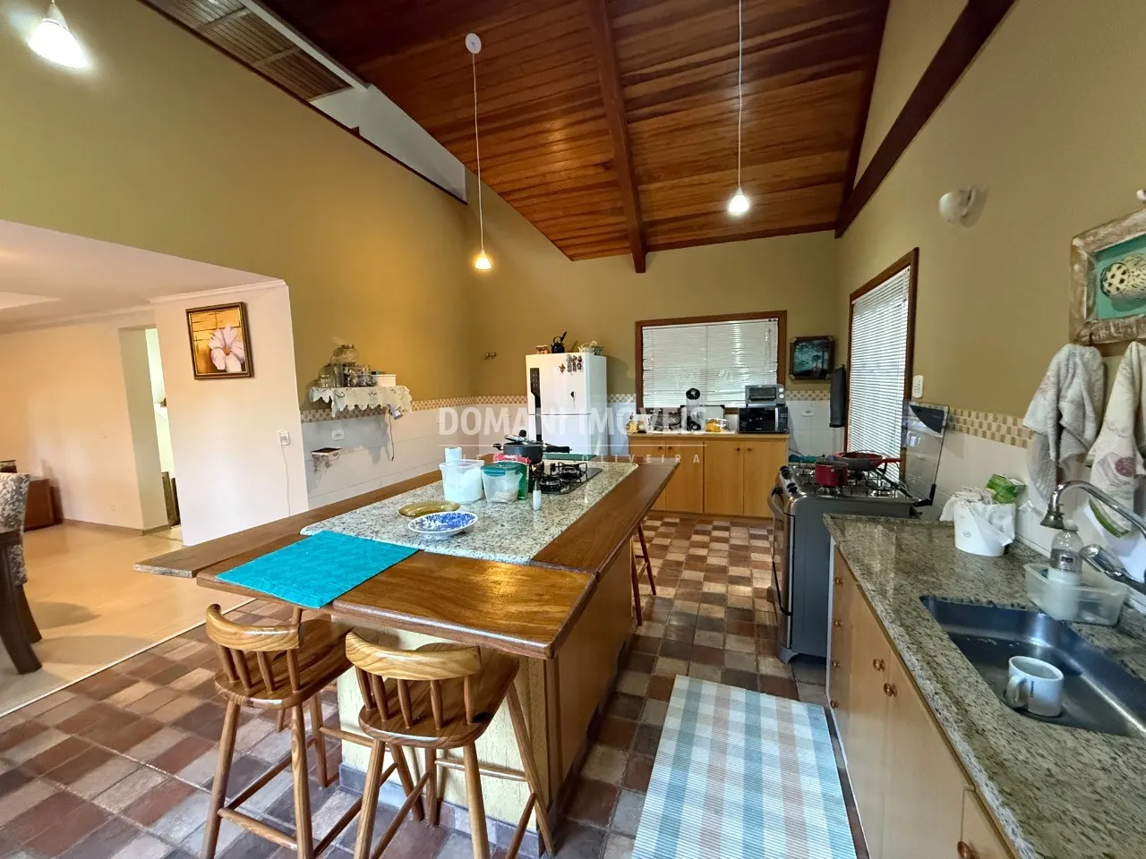 Casa à venda de 1.070 m² em Campos do Jordão, SP, Brasil
