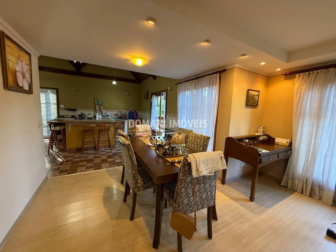 Casa à venda de 1.070 m² em Campos do Jordão, SP, Brasil