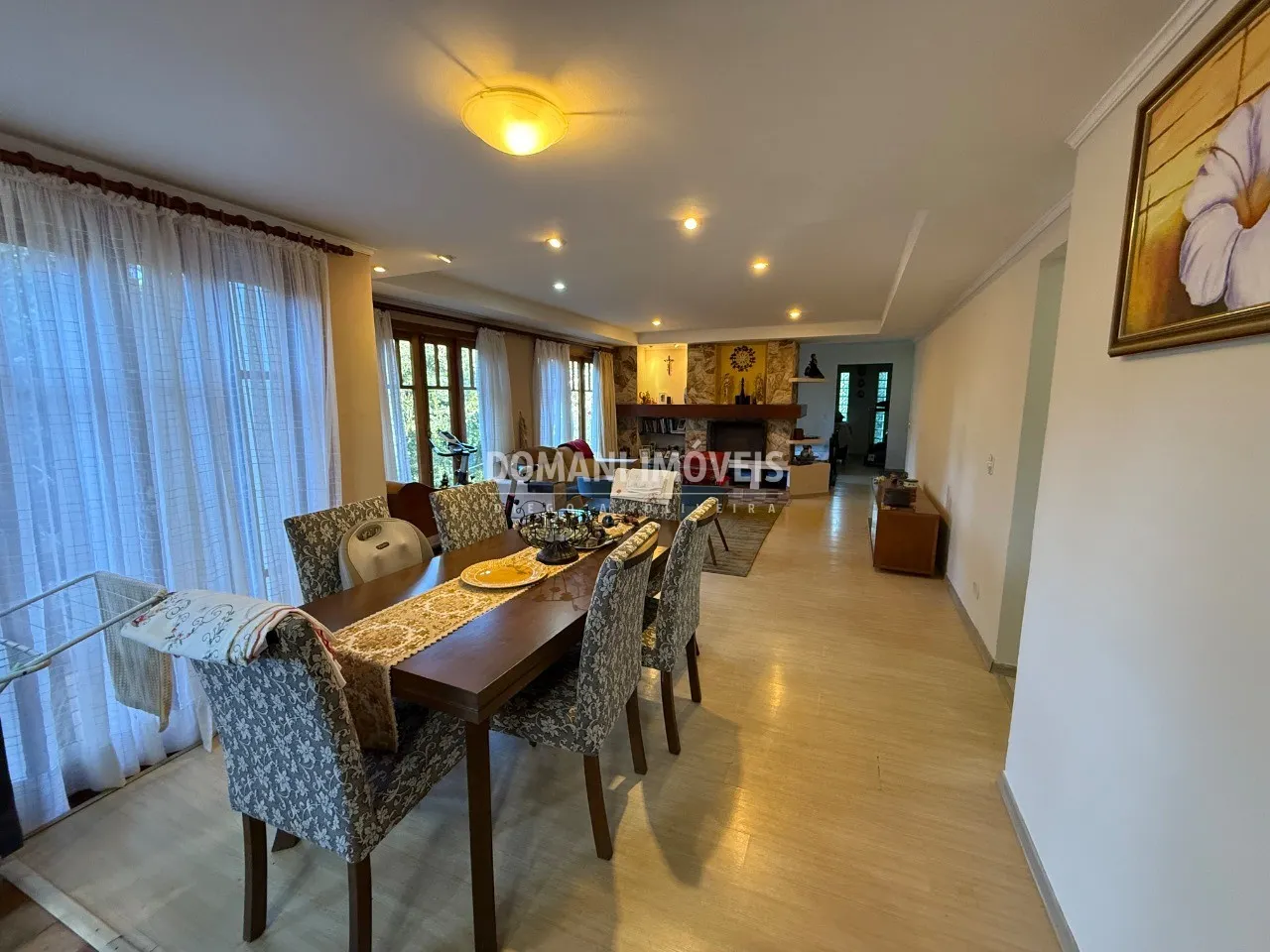 Casa à venda de 1.070 m² em Campos do Jordão, SP, Brasil