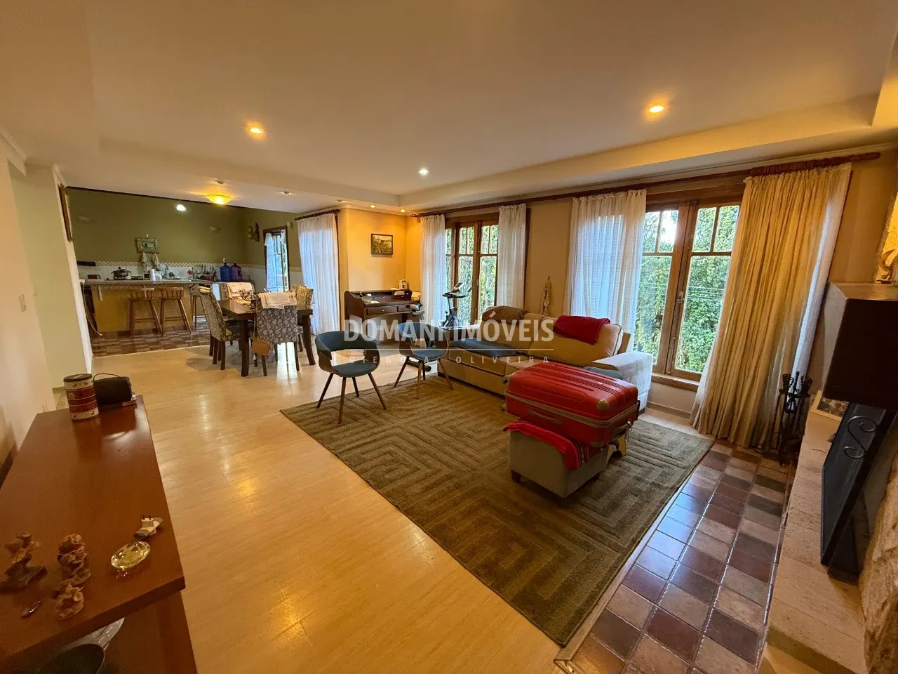 Casa à venda de 1.070 m² em Campos do Jordão, SP, Brasil