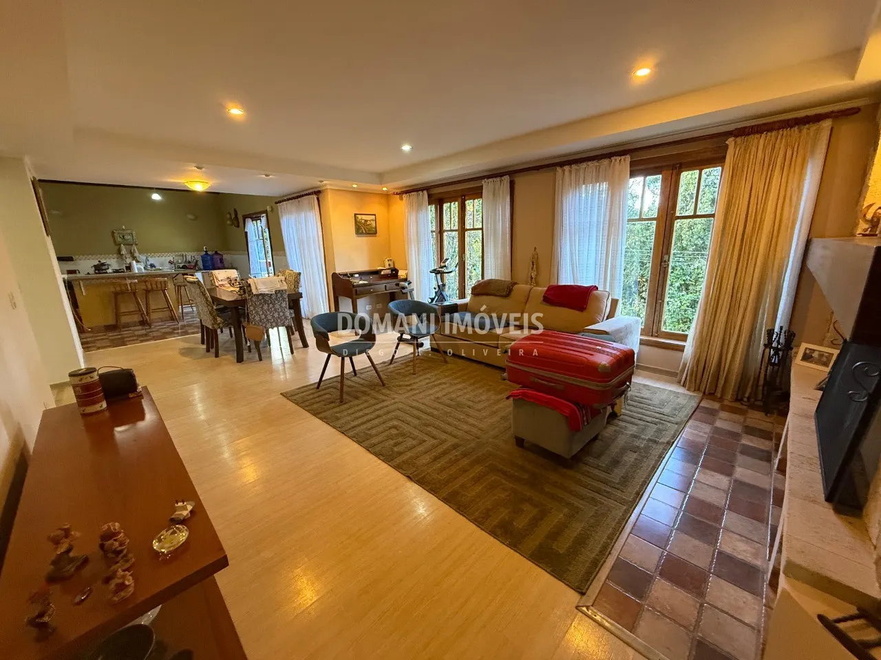 Casa à venda de 1.070 m² em Campos do Jordão, SP, Brasil