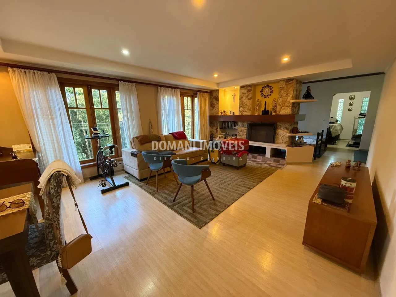 Casa à venda de 1.070 m² em Campos do Jordão, SP, Brasil