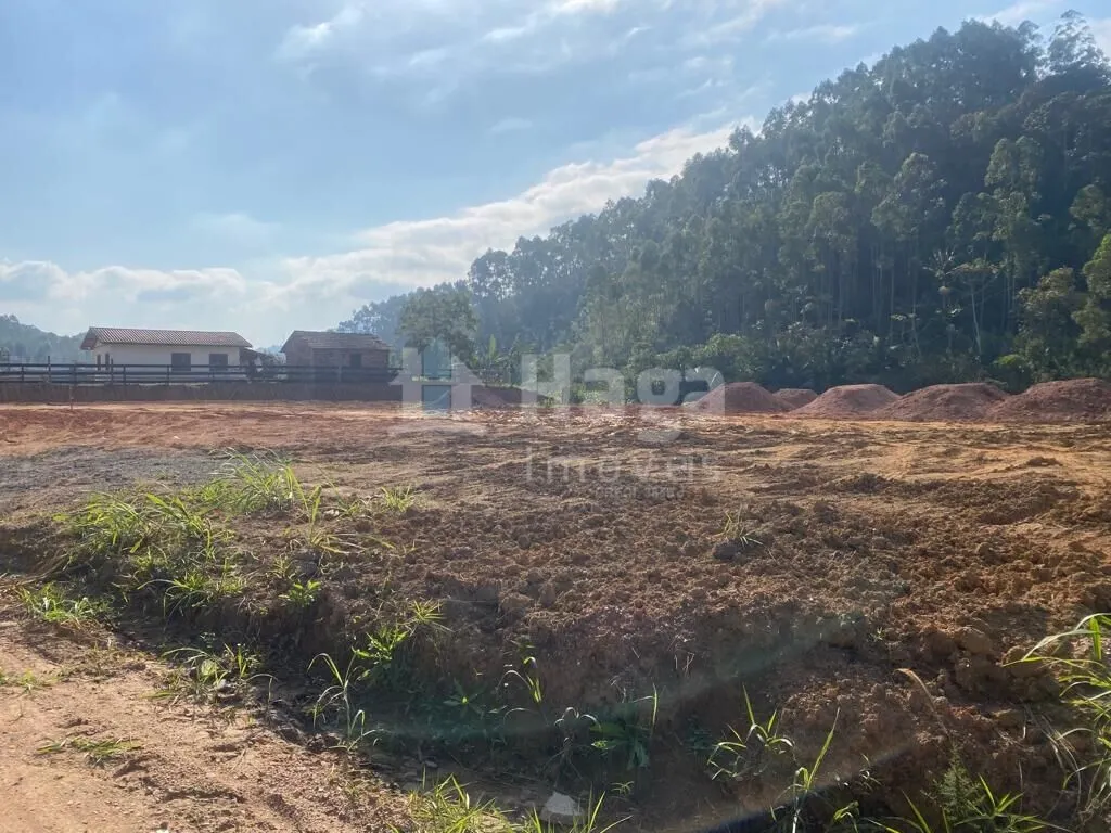 Terreno à venda de 5.880 m² em Nova Trento, SC, Brasil