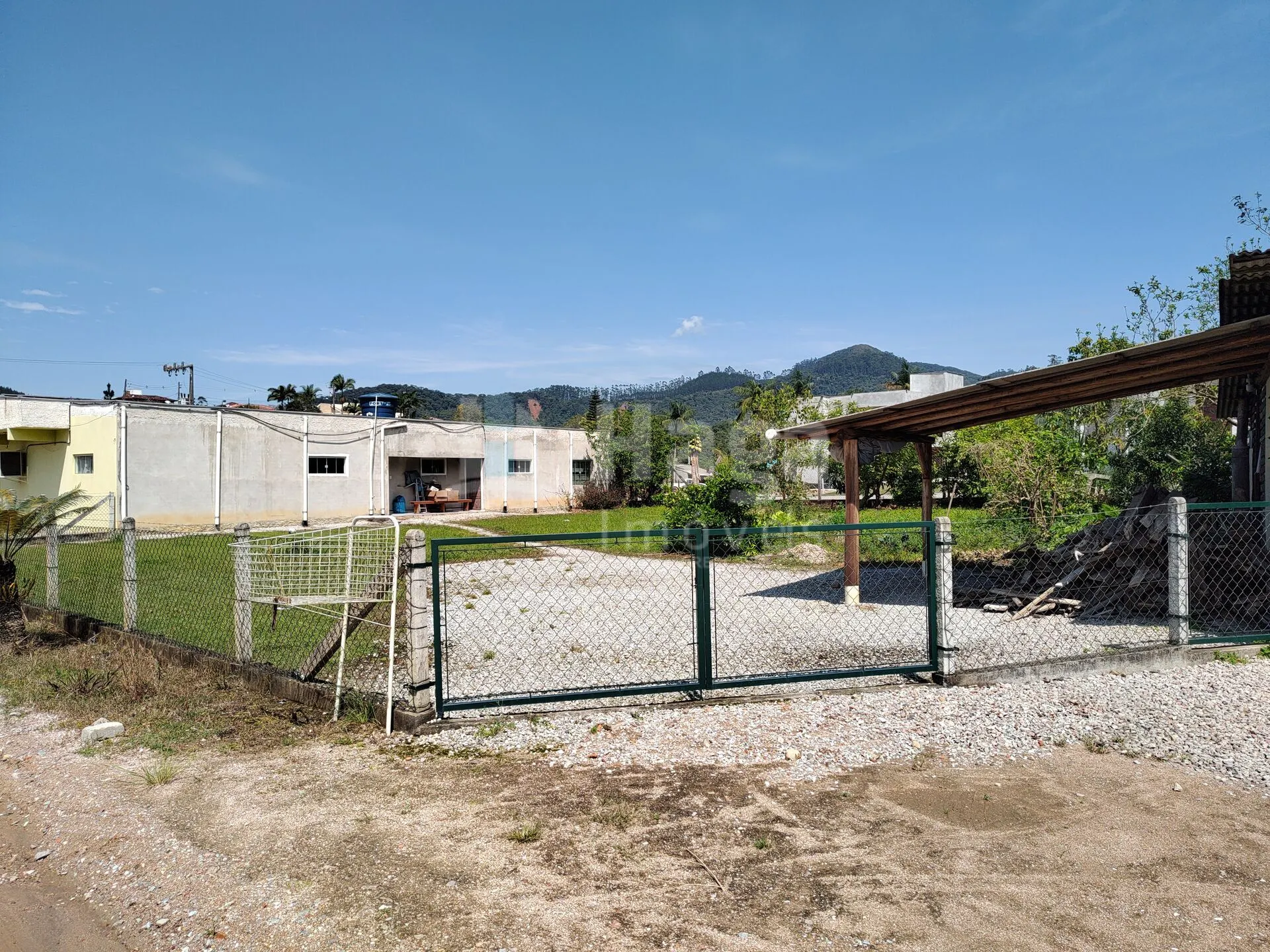 Terreno à venda e para Arrendar de 2.052 m² em Guabiruba, SC, Brasil