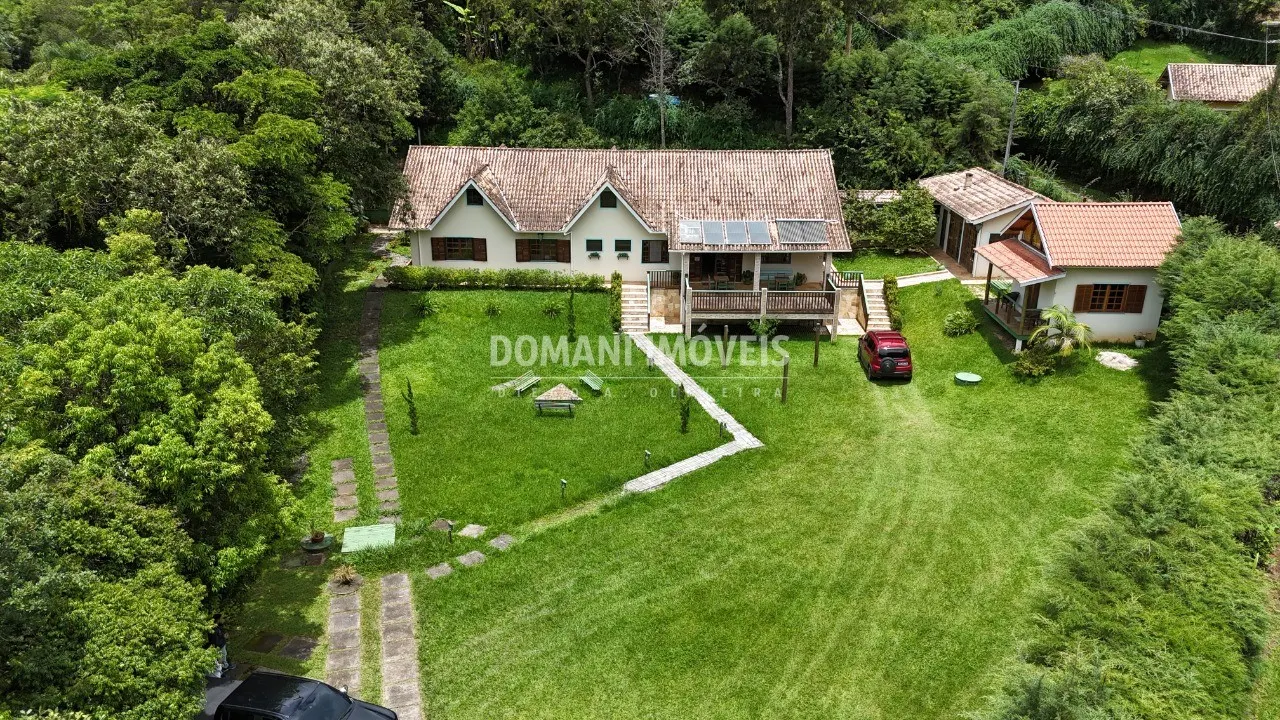 Casa à venda de 3.661 m² em Santo Antônio do Pinhal, SP, Brasil