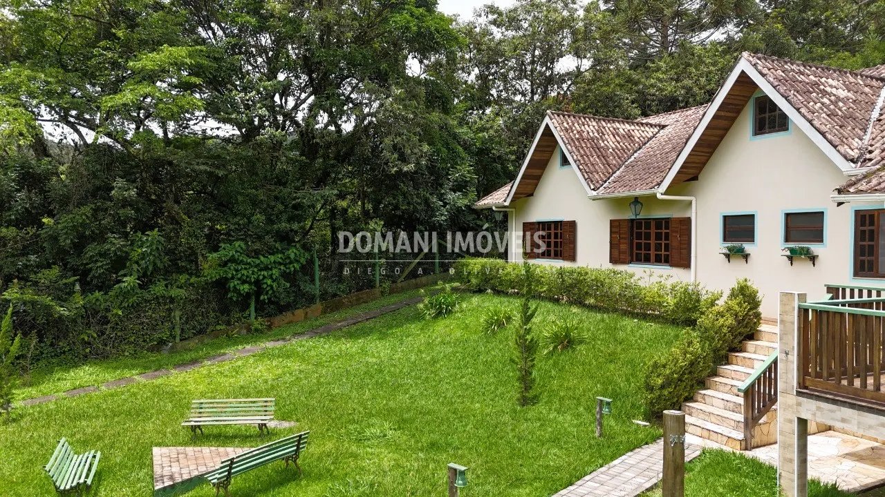 Casa à venda de 3.661 m² em Santo Antônio do Pinhal, SP, Brasil
