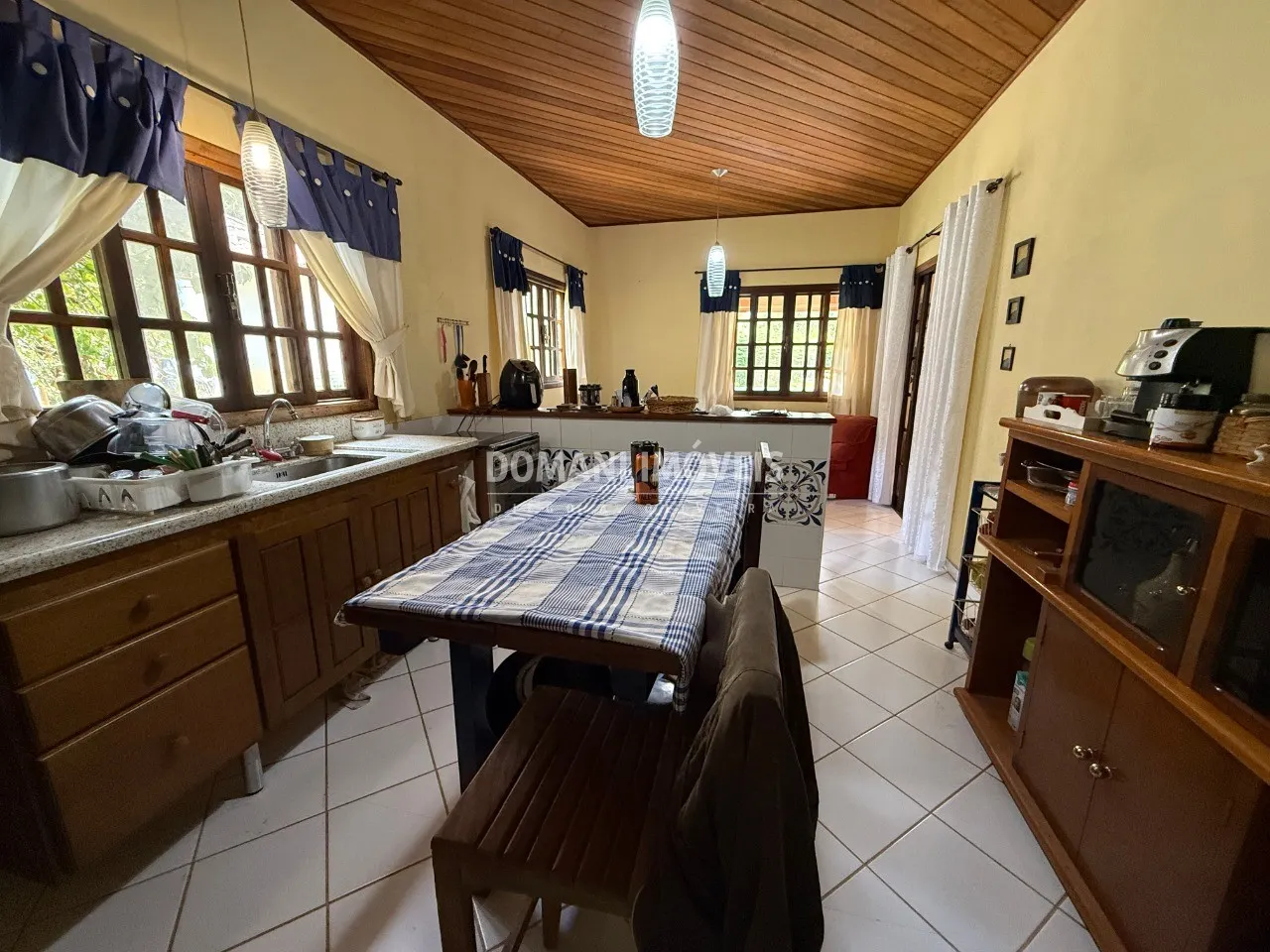 Casa à venda de 3.661 m² em Santo Antônio do Pinhal, SP, Brasil