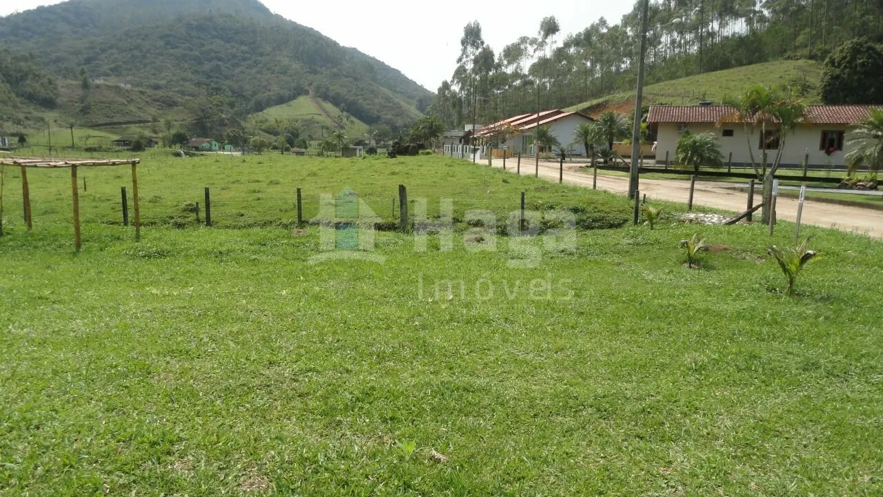 Terreno à venda de 2.568 m² em Nova Trento, SC, Brasil