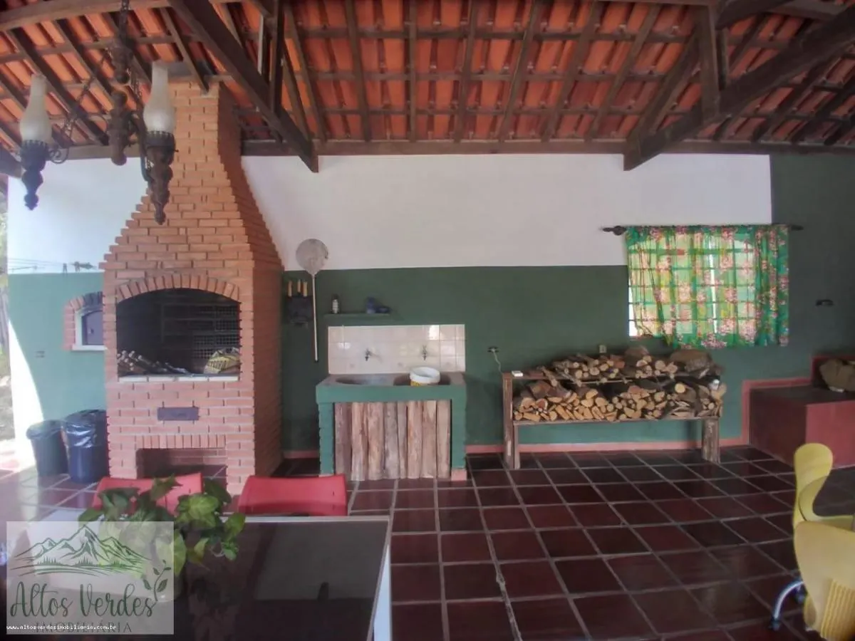 Sítio à venda de 4 ha em Pinhalzinho, SP, Brasil
