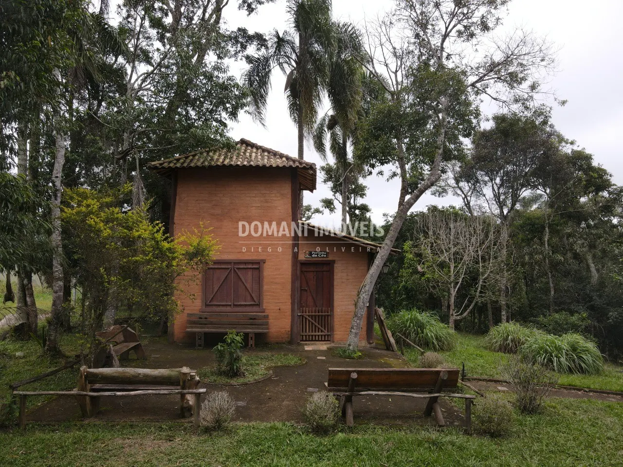 Casa à venda de 1 ha em Santo Antônio do Pinhal, SP, Brasil