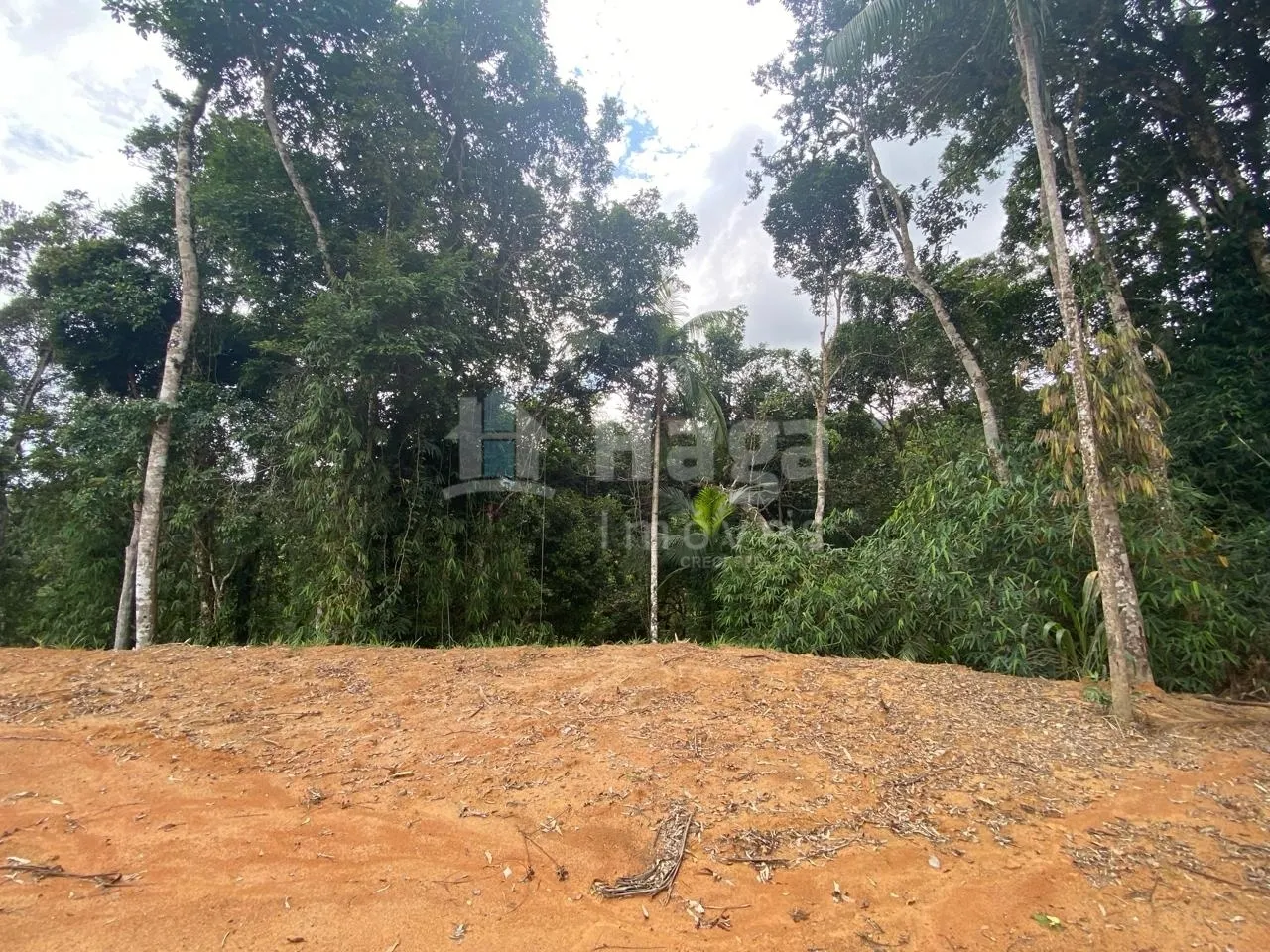 Terreno à venda de 2.400 m² em Guabiruba, SC, Brasil