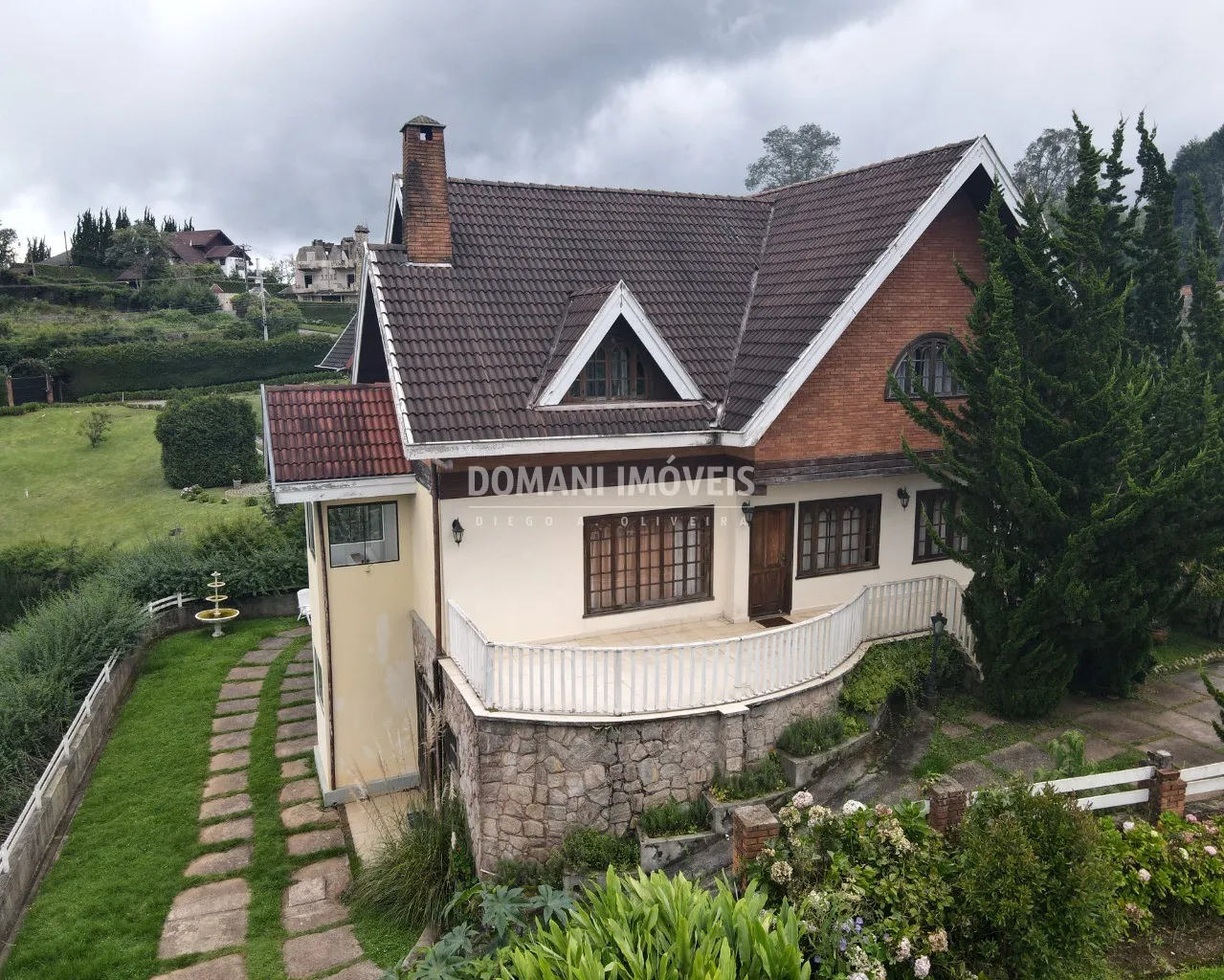 Casa à venda de 1.430 m² em Campos do Jordão, SP, Brasil
