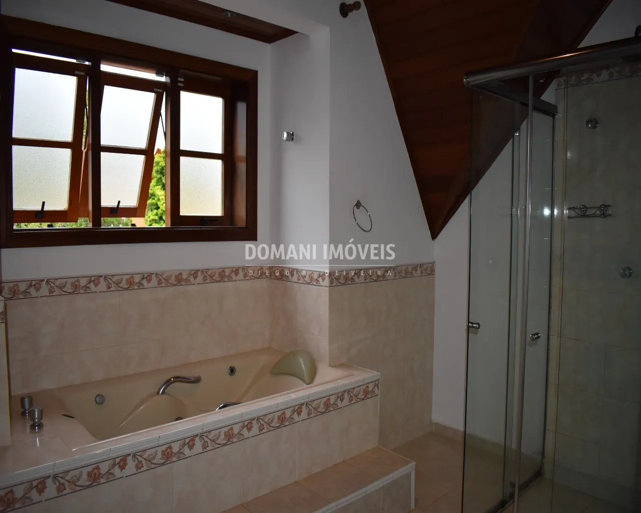 Casa à venda de 1.430 m² em Campos do Jordão, SP, Brasil