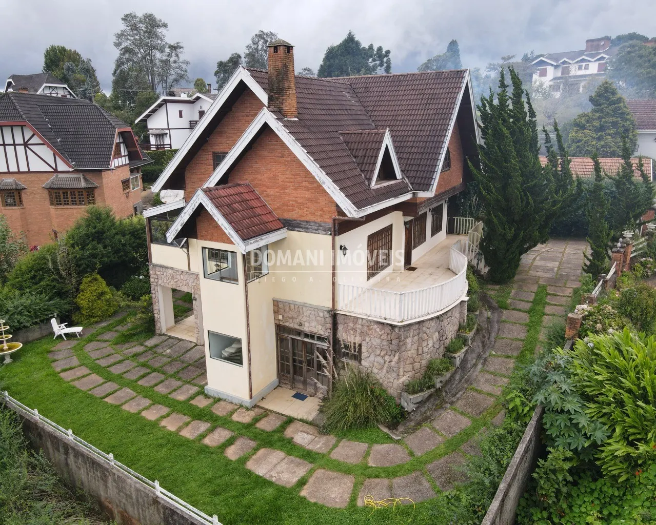Casa à venda de 1.430 m² em Campos do Jordão, SP, Brasil