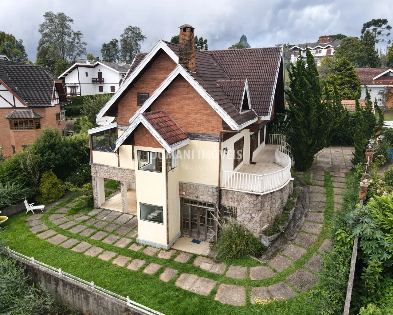 Casa à venda de 1.430 m² em Campos do Jordão, SP, Brasil