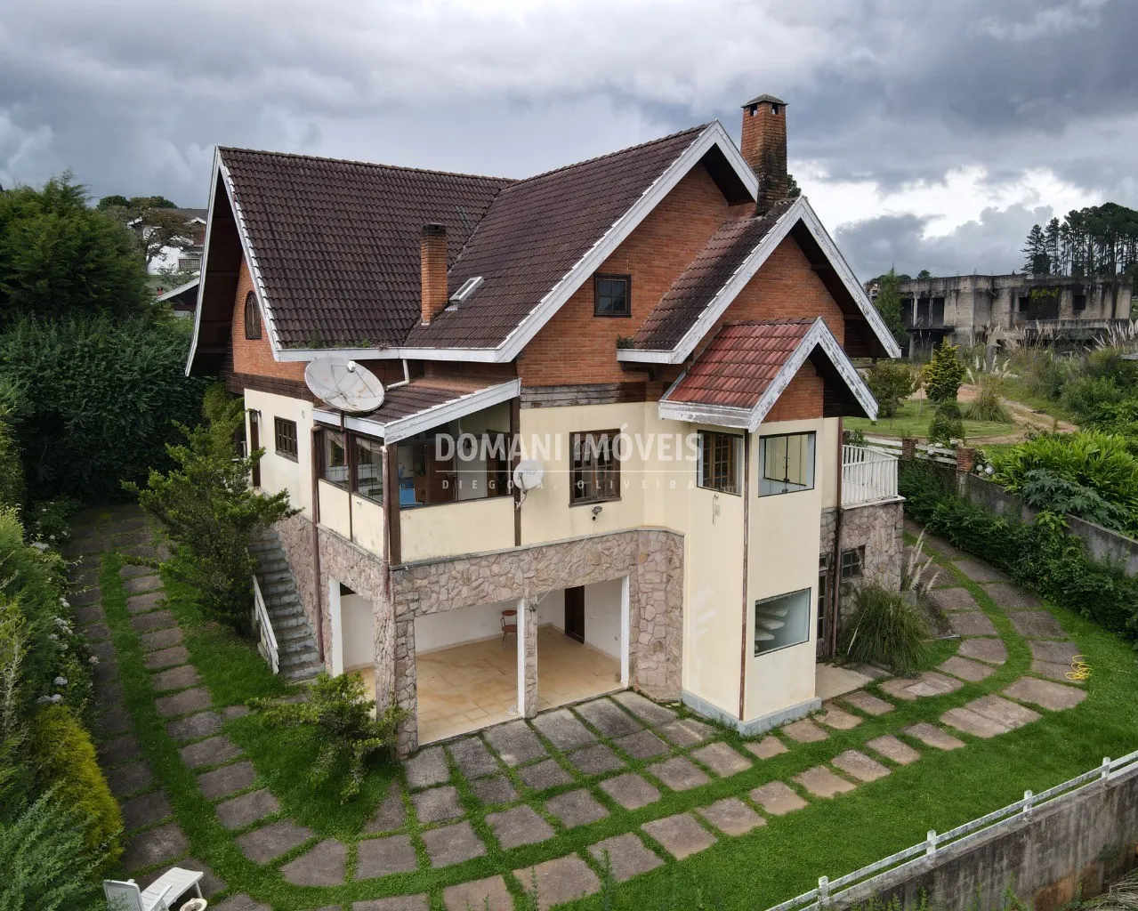 Casa à venda de 1.430 m² em Campos do Jordão, SP, Brasil