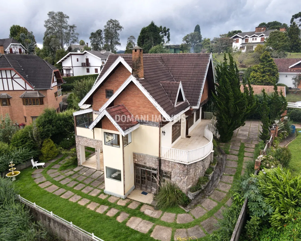 Casa à venda de 1.430 m² em Campos do Jordão, SP, Brasil