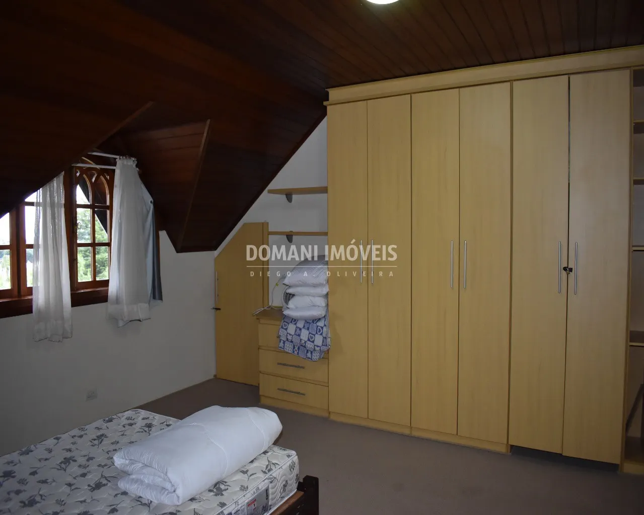 Casa à venda de 1.430 m² em Campos do Jordão, SP, Brasil