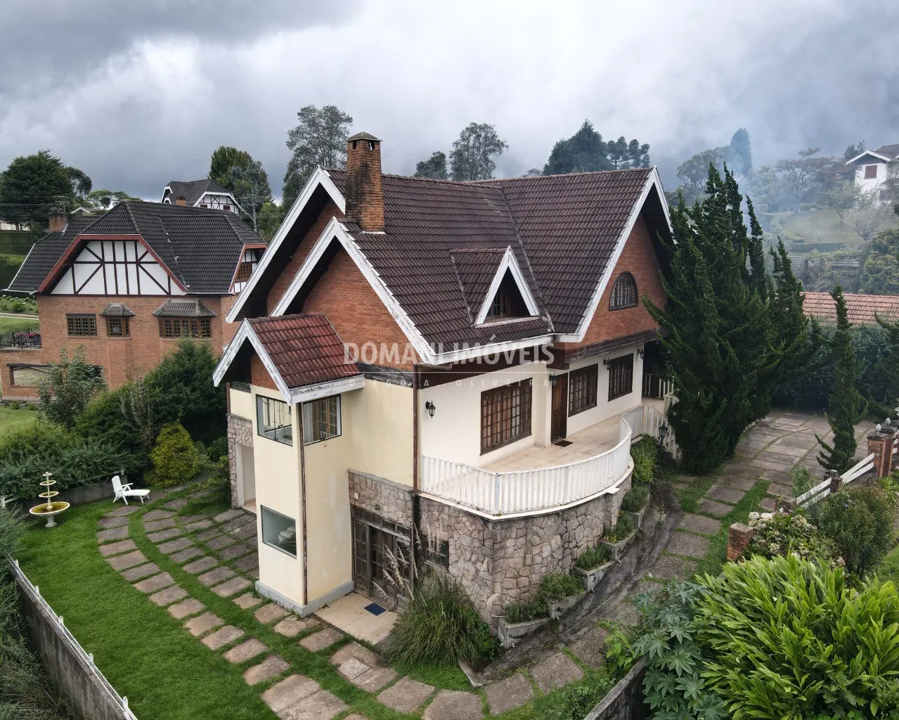 Casa à venda de 1.430 m² em Campos do Jordão, SP, Brasil