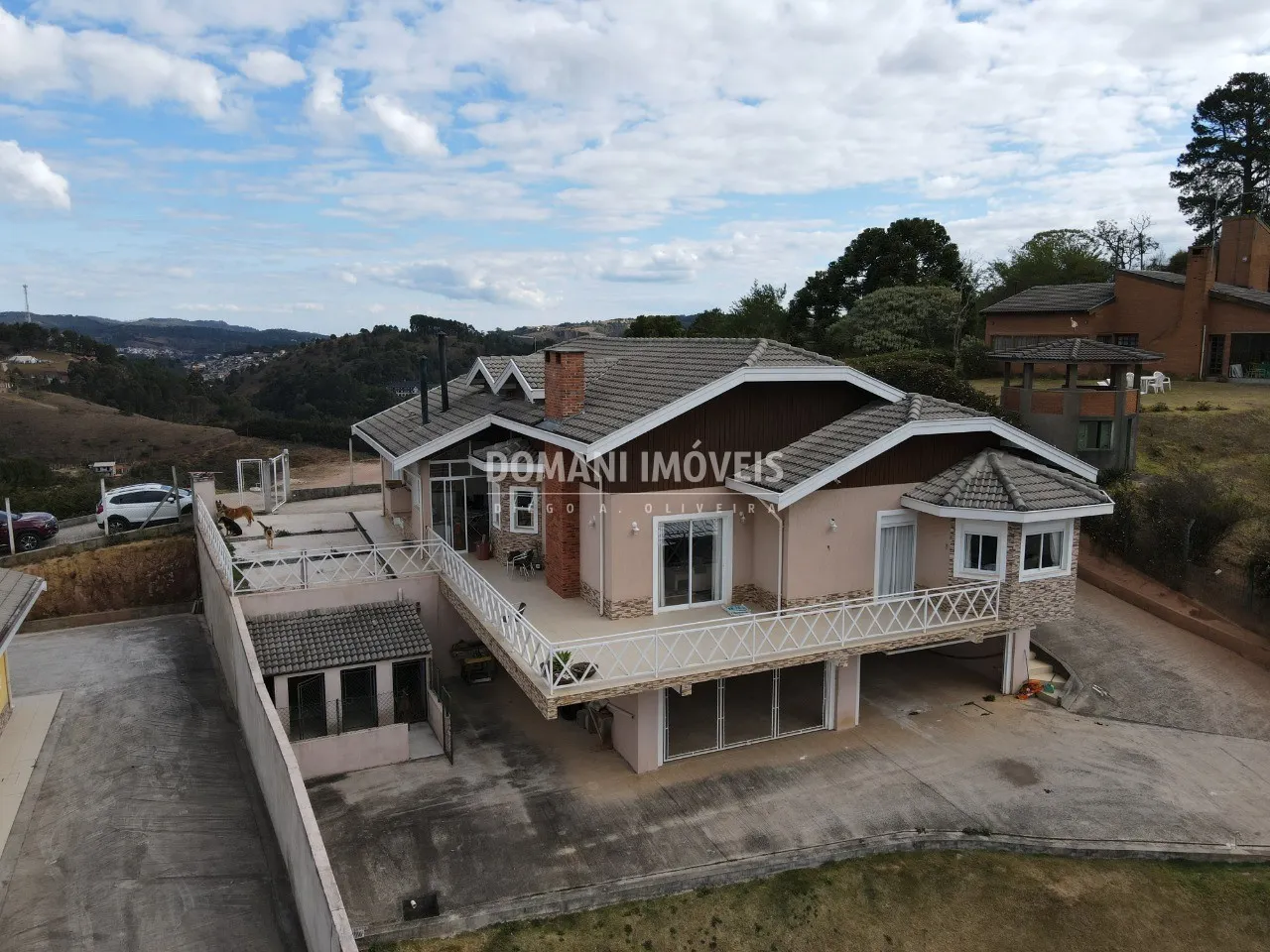 Casa à venda de 1.230 m² em Campos do Jordão, SP, Brasil