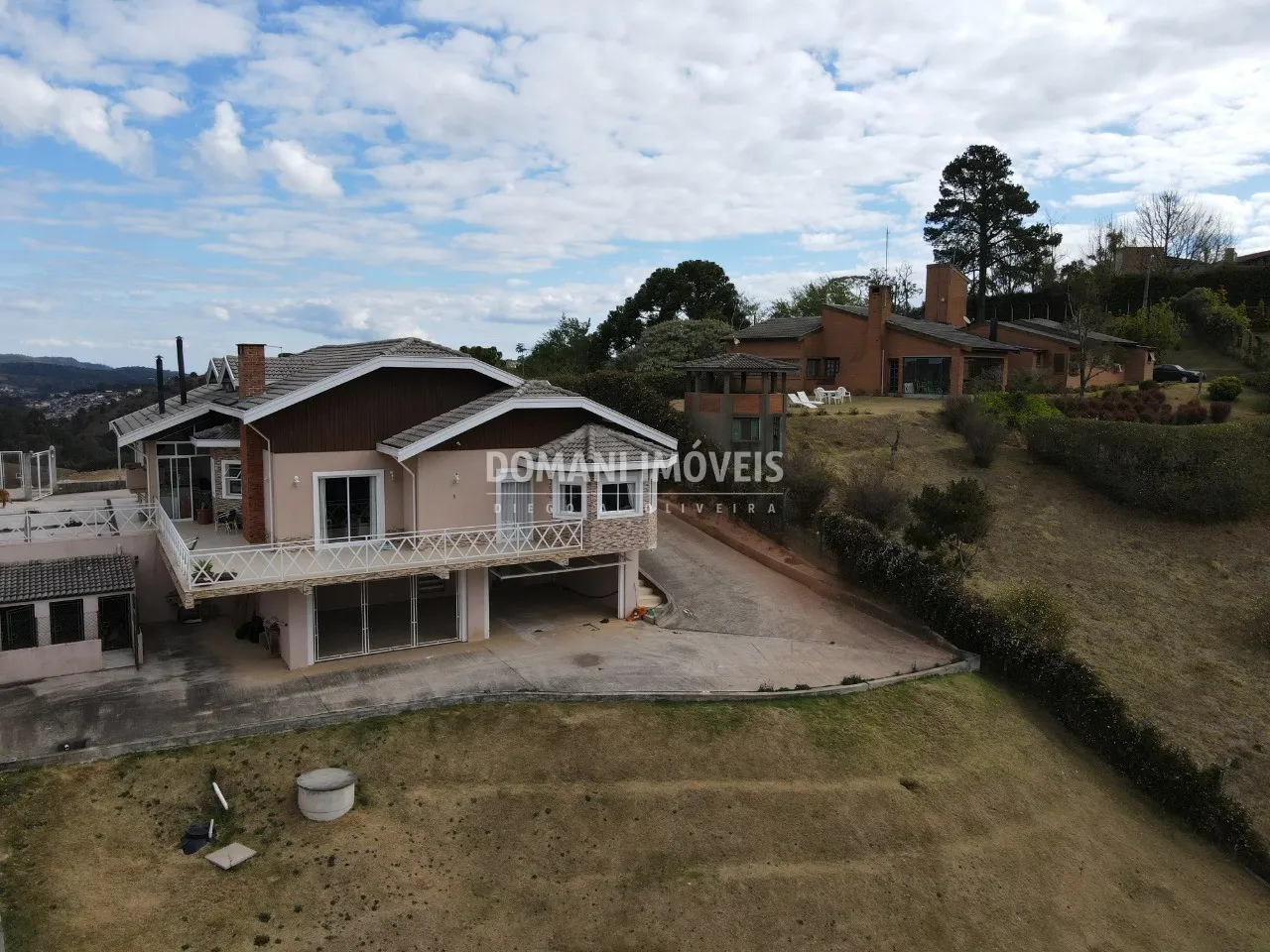 Casa à venda de 1.230 m² em Campos do Jordão, SP, Brasil