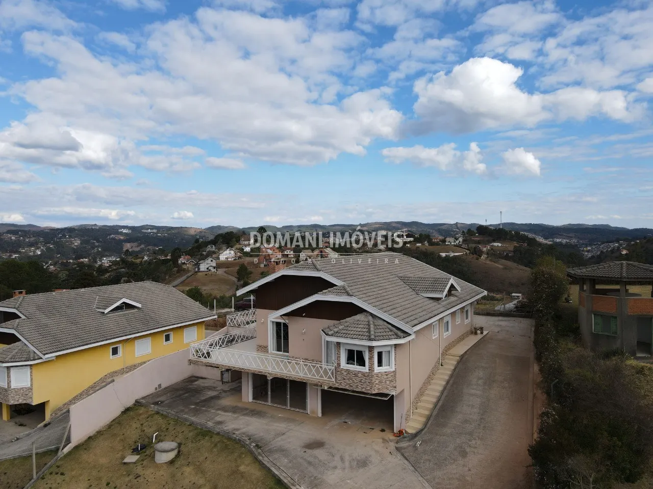 Casa à venda de 1.230 m² em Campos do Jordão, SP, Brasil