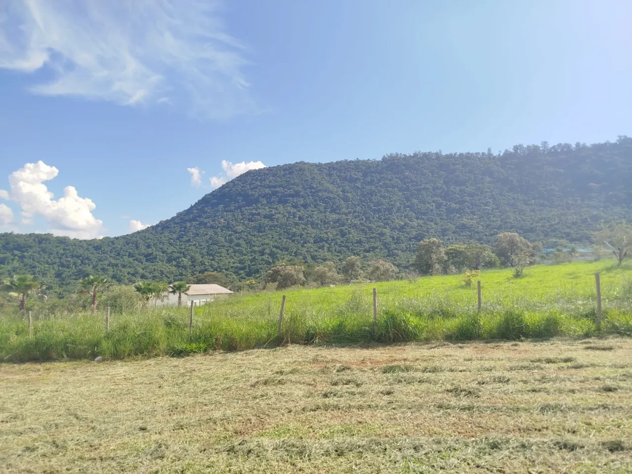 Country home for sale of 2,010 m² in Bofete, SP, Brazil