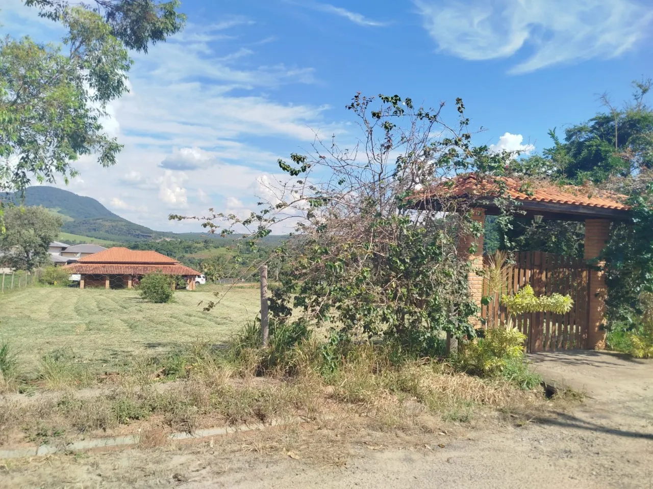 Country home for sale of 2,010 m² in Bofete, SP, Brazil