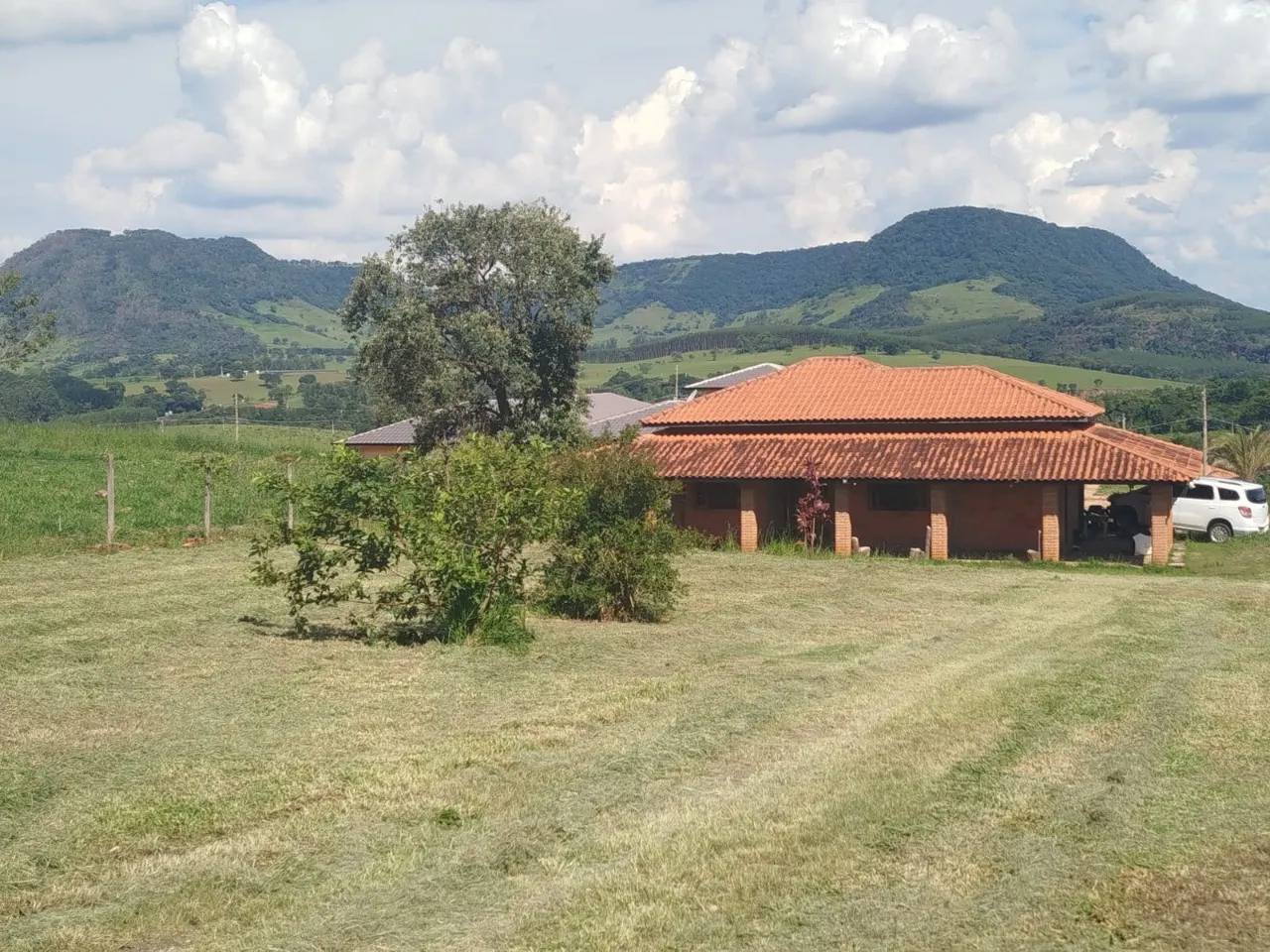 Country home for sale of 2,010 m² in Bofete, SP, Brazil
