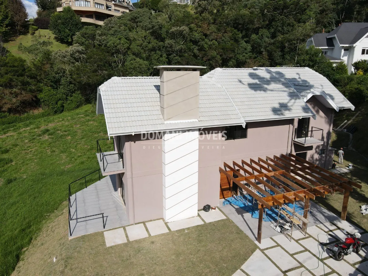 Casa à venda de 1.220 m² em Campos do Jordão, SP, Brasil