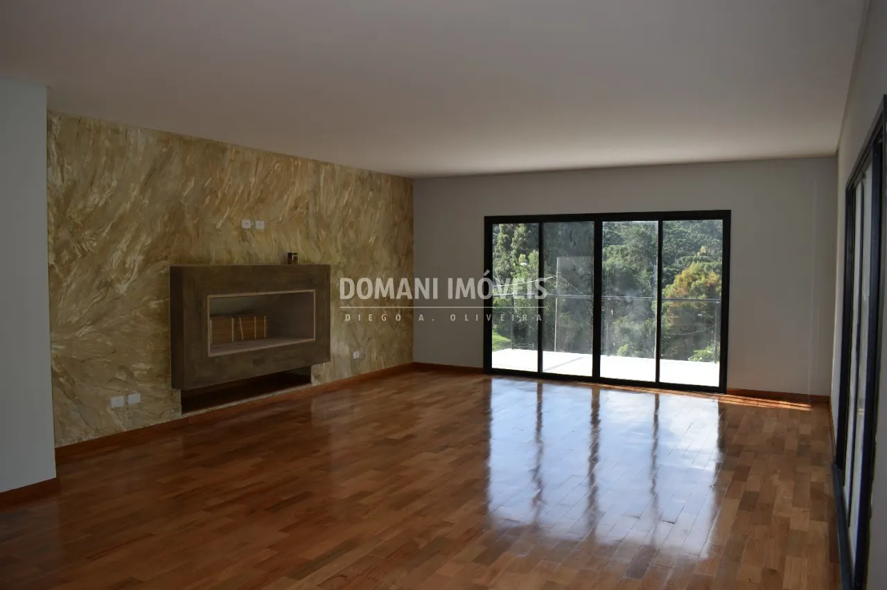 Casa à venda de 1.220 m² em Campos do Jordão, SP, Brasil
