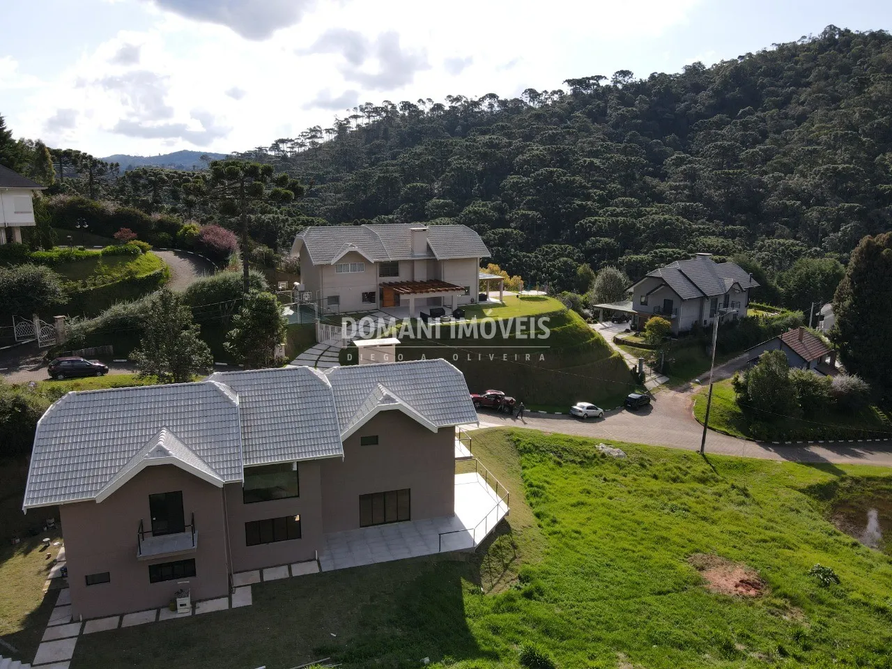 Casa à venda de 1.220 m² em Campos do Jordão, SP, Brasil