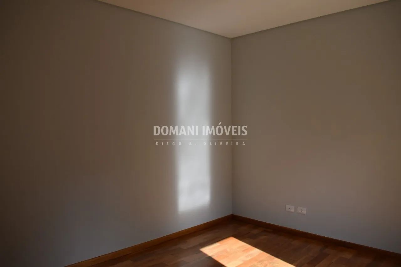 Casa à venda de 1.220 m² em Campos do Jordão, SP, Brasil