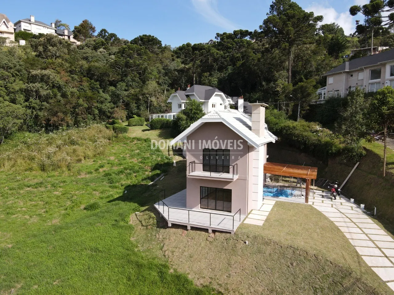 Casa à venda de 1.220 m² em Campos do Jordão, SP, Brasil