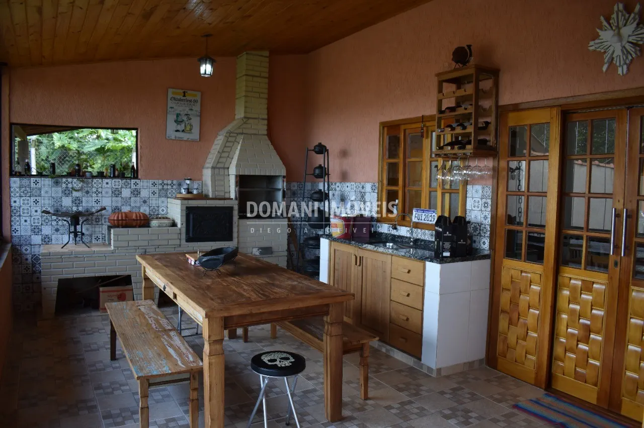 Casa à venda de 4.000 m² em Campos do Jordão, SP, Brasil