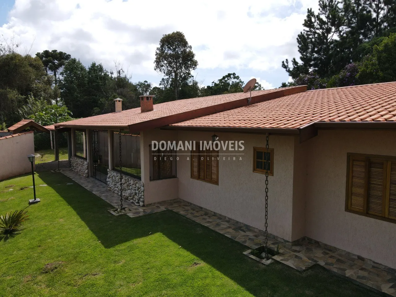 Casa à venda de 4.000 m² em Campos do Jordão, SP, Brasil