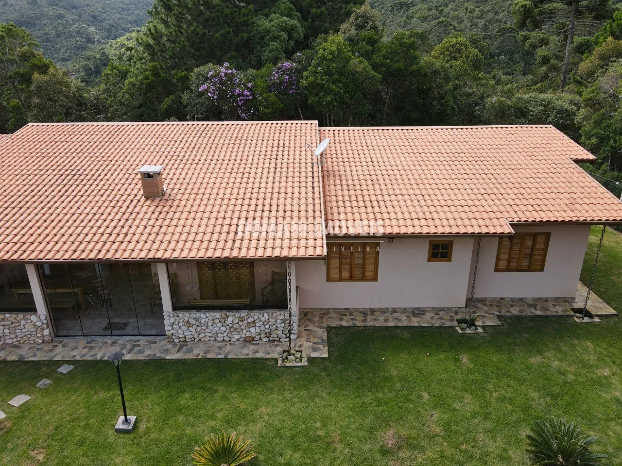 Casa à venda de 4.000 m² em Campos do Jordão, SP, Brasil