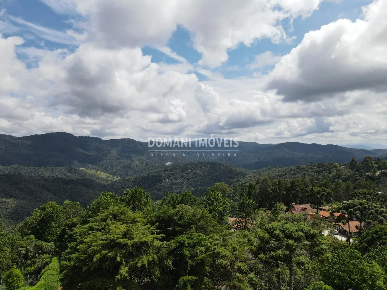 Casa à venda de 4.000 m² em Campos do Jordão, SP, Brasil