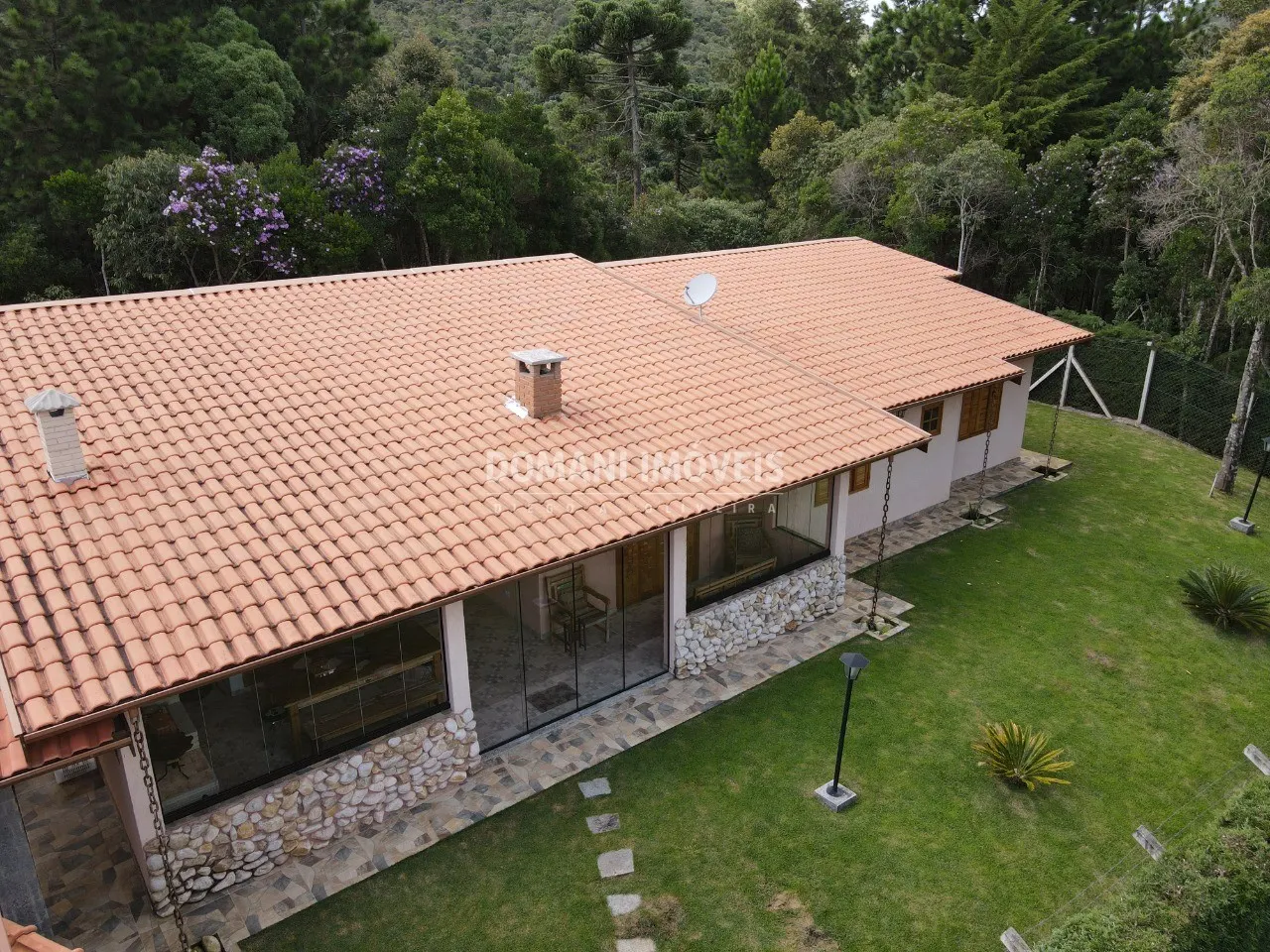 Casa à venda de 4.000 m² em Campos do Jordão, SP, Brasil