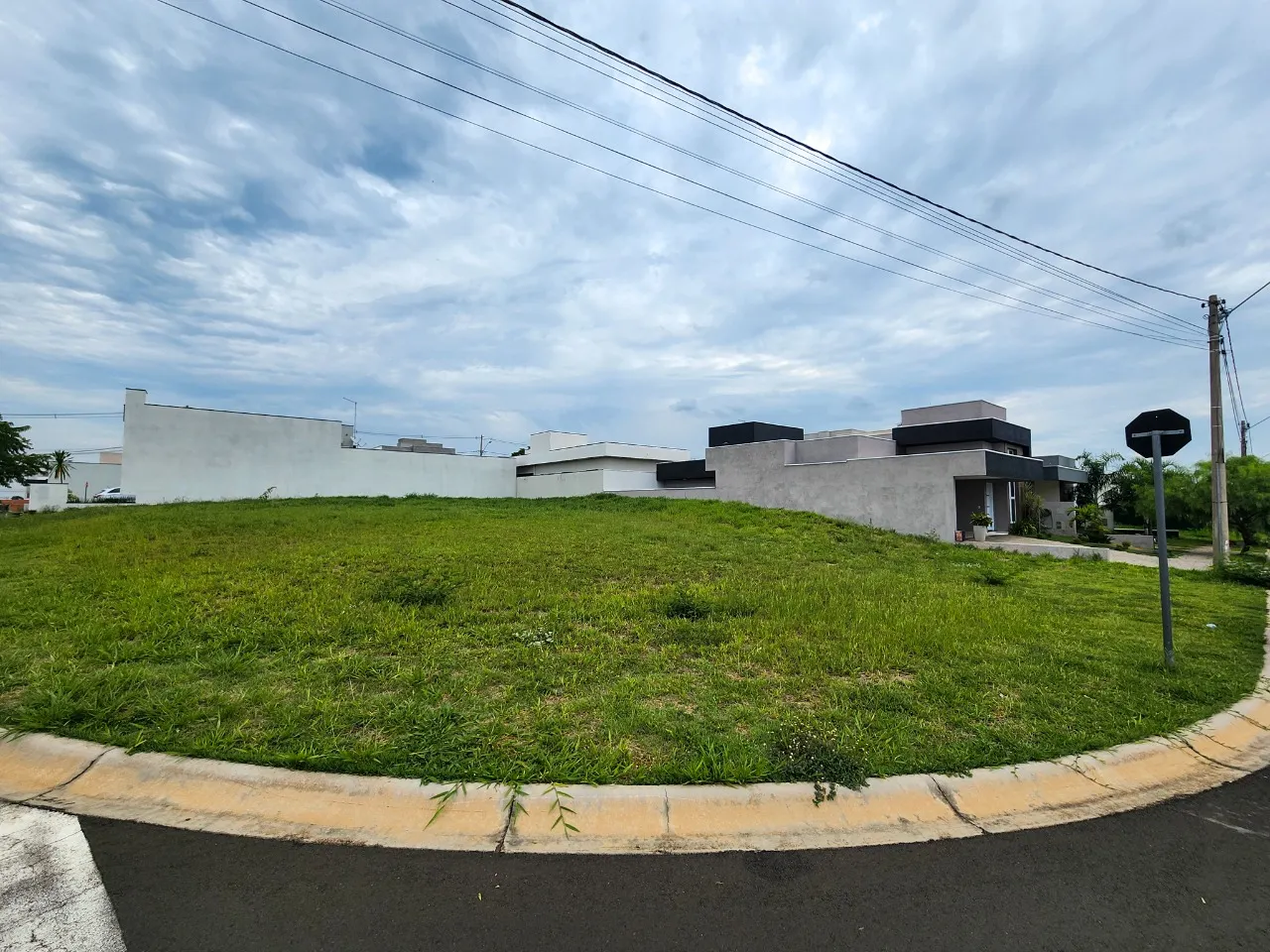 Terreno à venda de 329 m² em Monte Mor, SP, Brasil