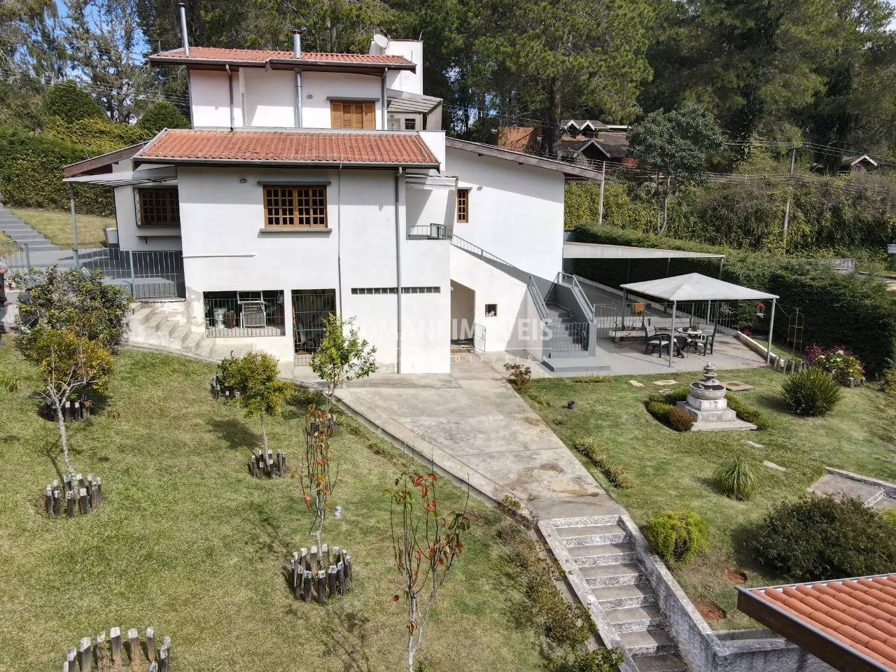 Casa à venda de 1.115 m² em Campos do Jordão, SP, Brasil