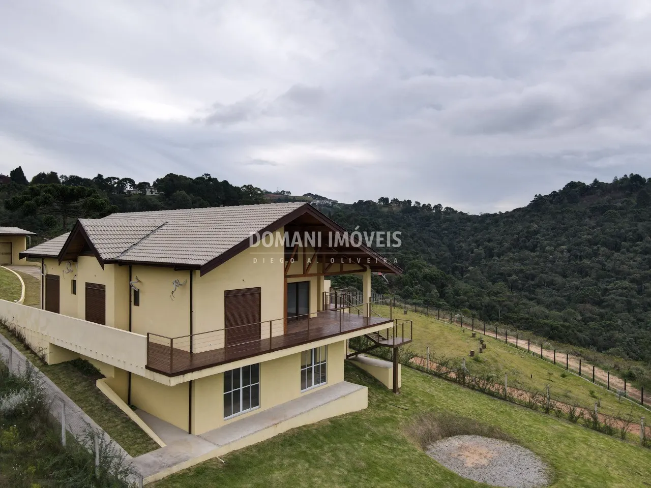 Casa à venda de 1.230 m² em Campos do Jordão, SP, Brasil