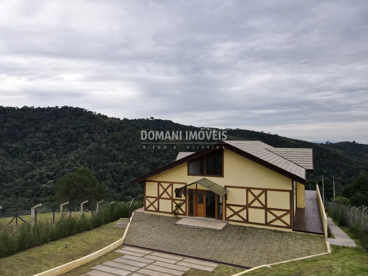 Casa à venda de 1.230 m² em Campos do Jordão, SP, Brasil