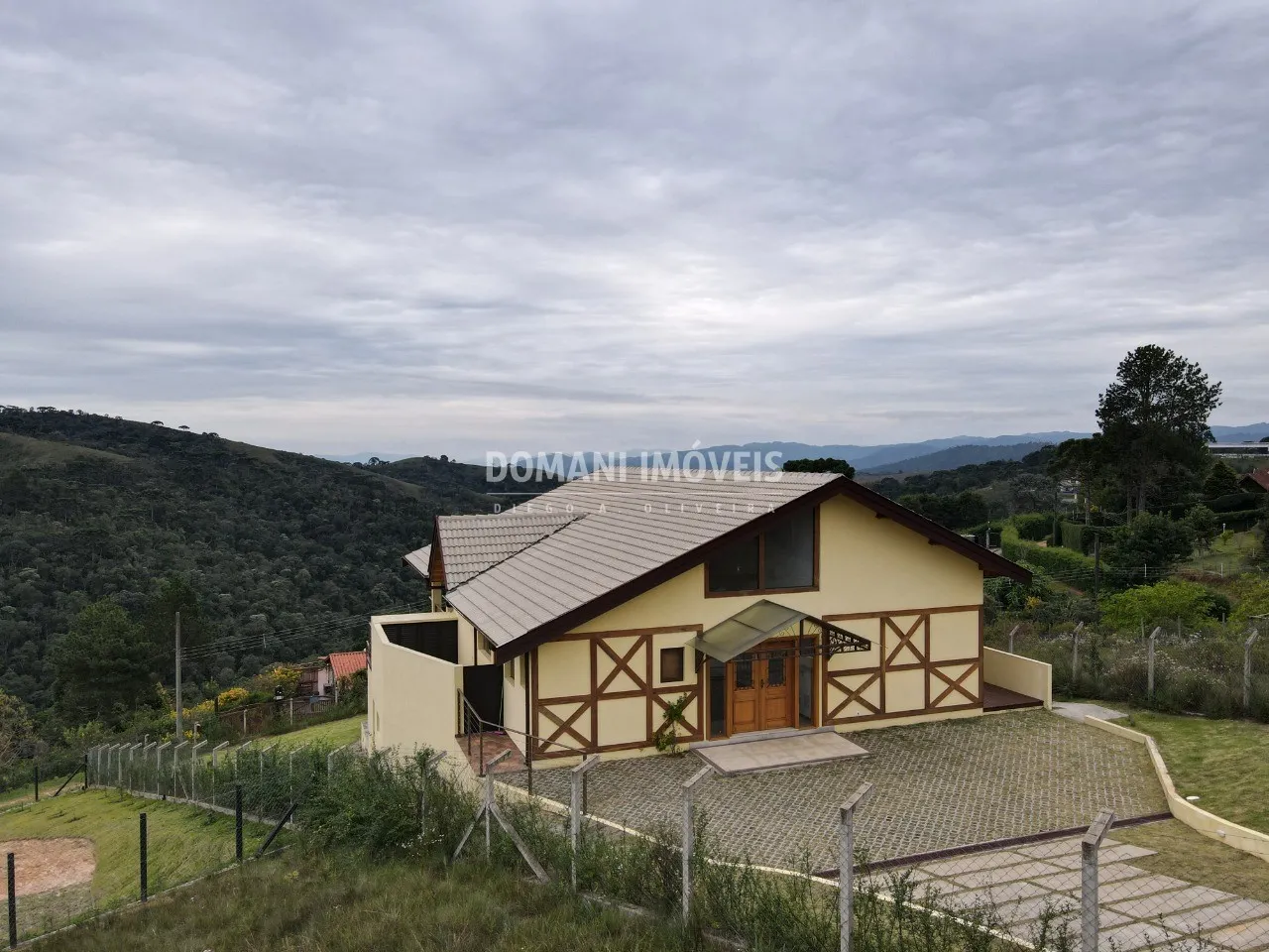 Casa à venda de 1.230 m² em Campos do Jordão, SP, Brasil
