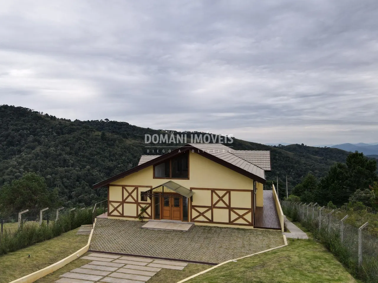 Casa à venda de 1.230 m² em Campos do Jordão, SP, Brasil