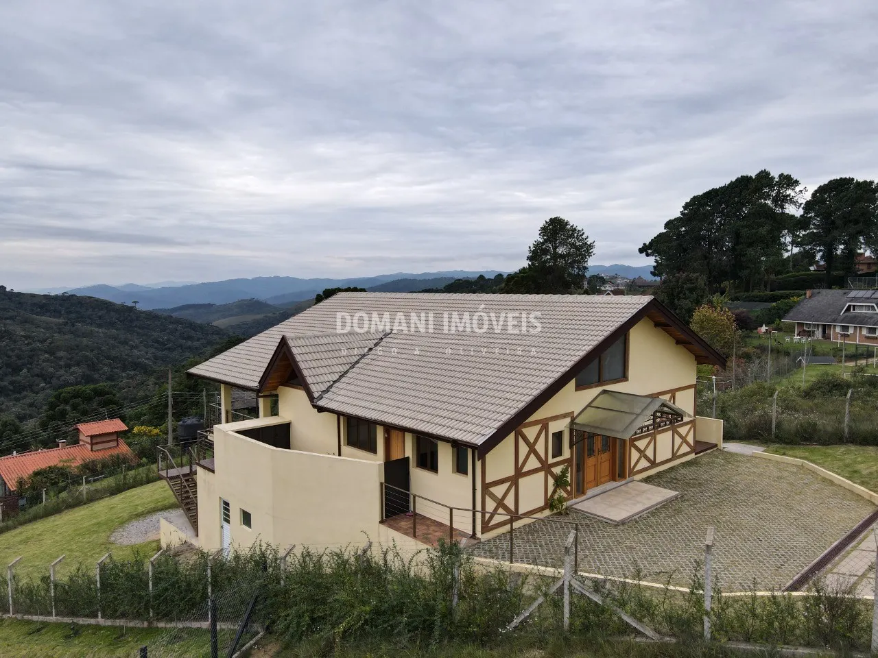 Casa à venda de 1.230 m² em Campos do Jordão, SP, Brasil