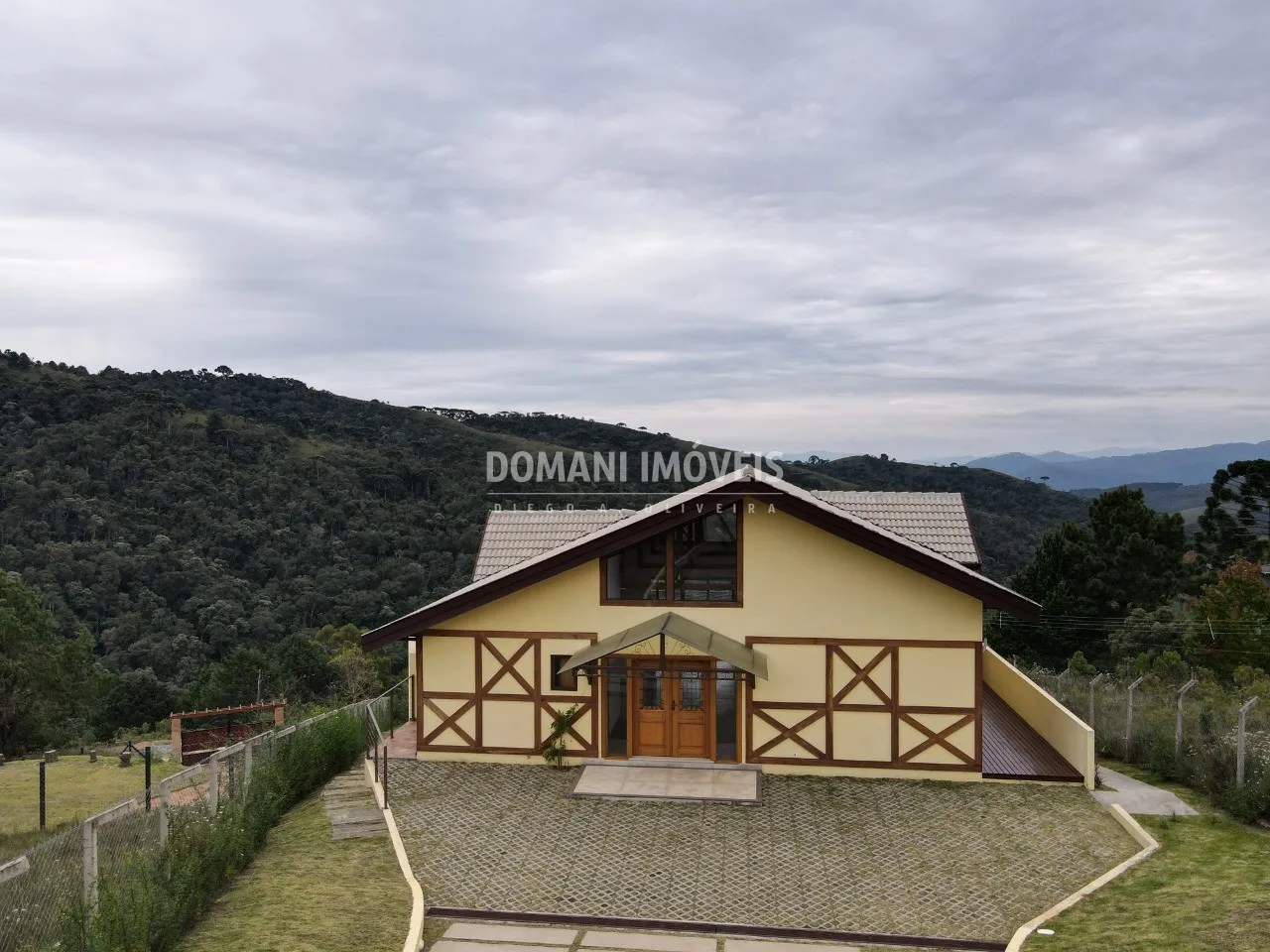 Casa à venda de 1.230 m² em Campos do Jordão, SP, Brasil