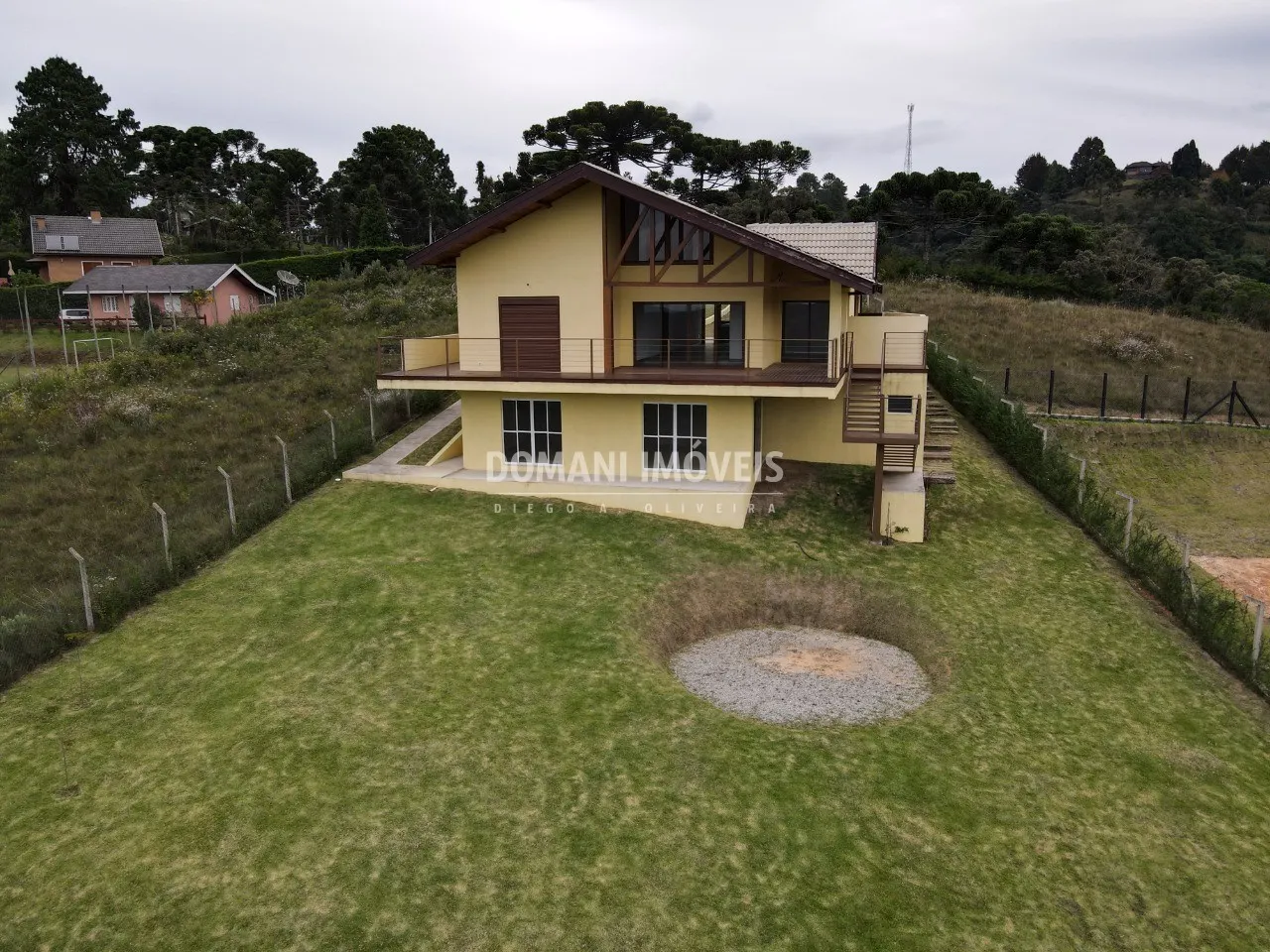 Casa à venda de 1.230 m² em Campos do Jordão, SP, Brasil