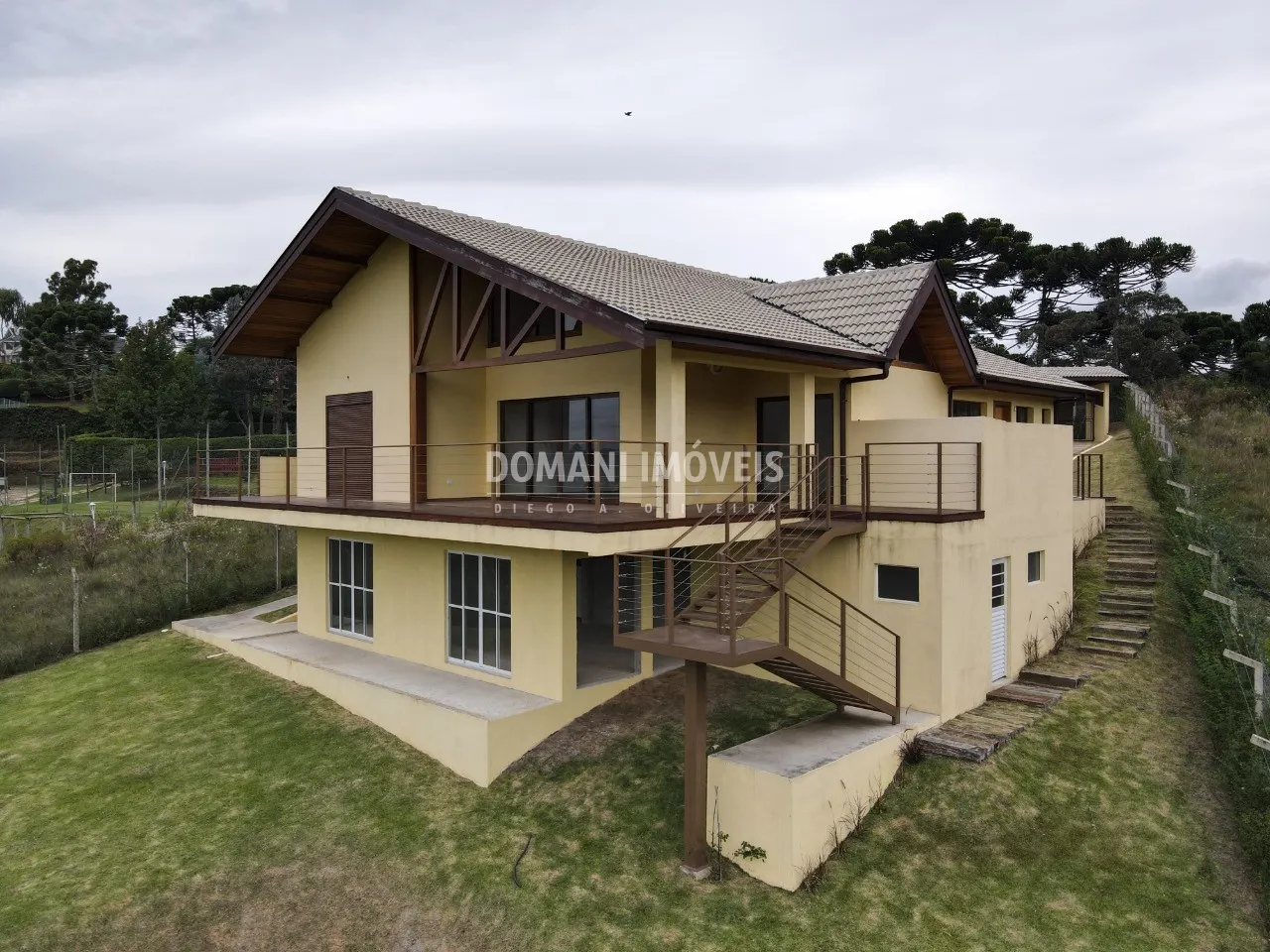 Casa à venda de 1.230 m² em Campos do Jordão, SP, Brasil